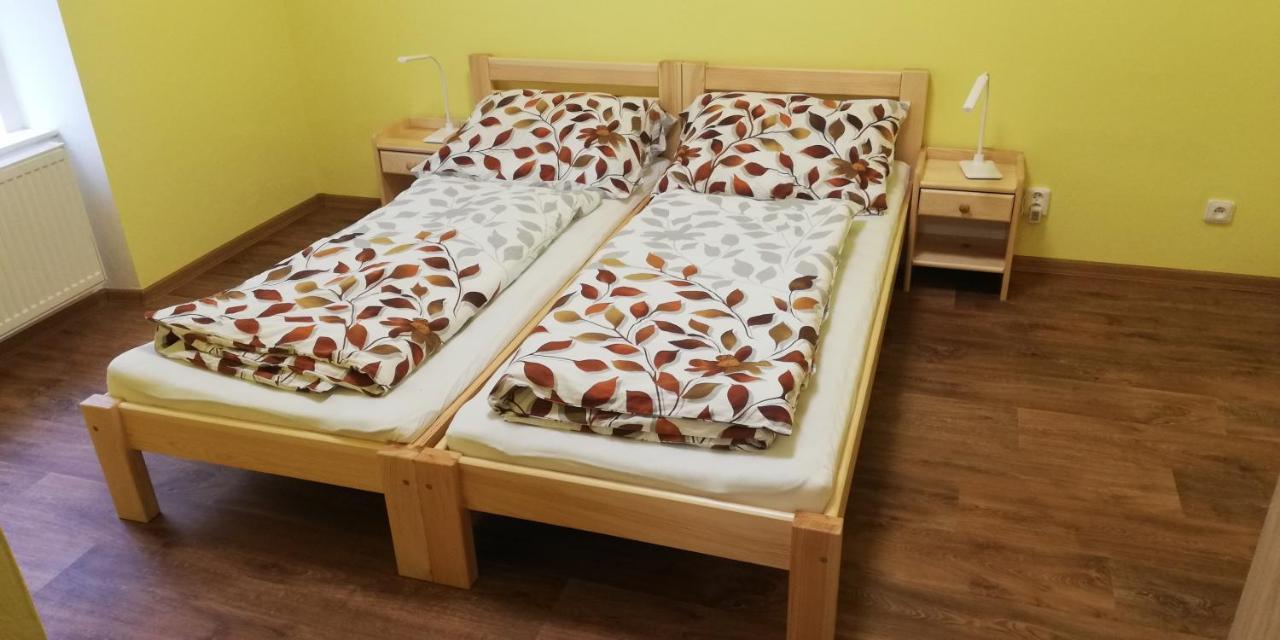Booking Trzni Decin Buitenkant foto