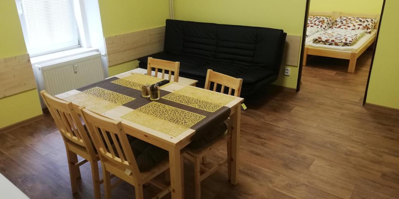 Booking Trzni Decin Buitenkant foto