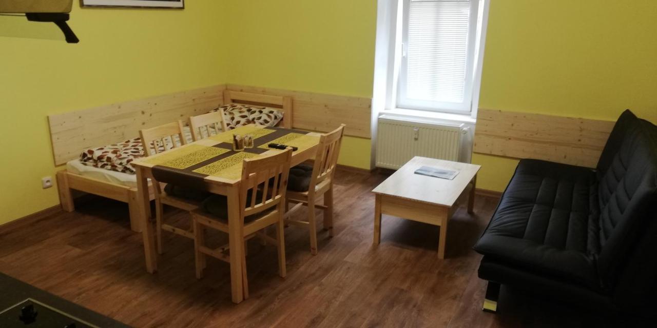 Booking Trzni Decin Buitenkant foto