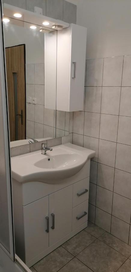 Booking Trzni Decin Buitenkant foto